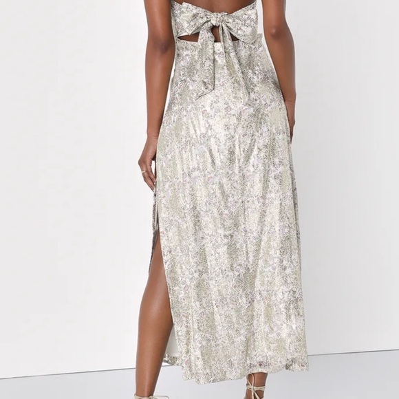 Romantic Charm White and Gold Floral Print Tied back midi dress. Never worn. - Picture 2 of 7